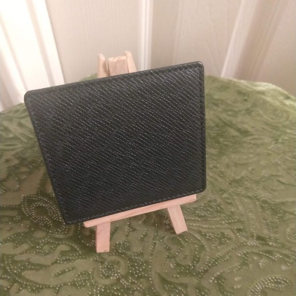 Louis Vuitton Taiga Expandable Coin Key Holder - Picture 2 of 6